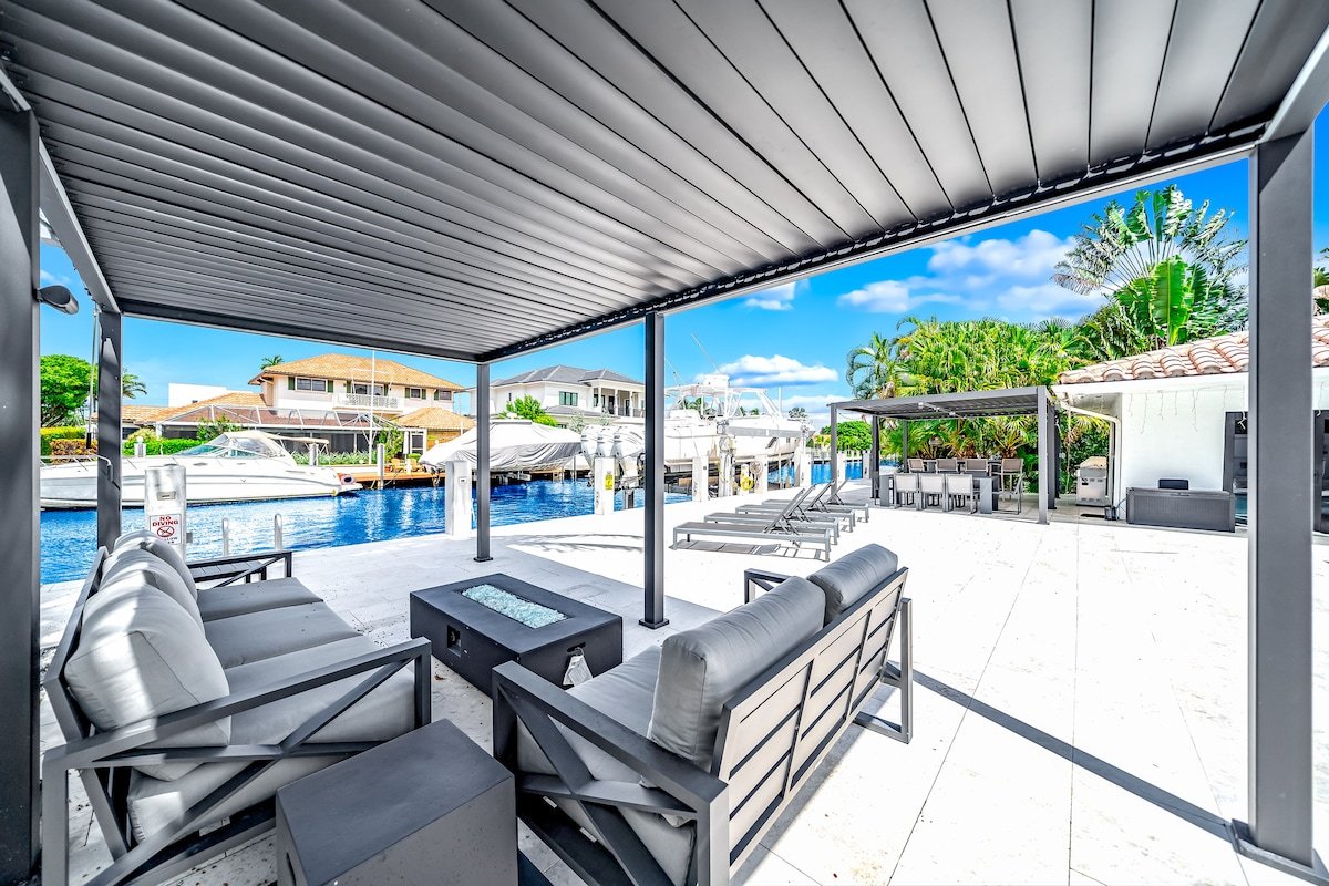 Heated Pool & Hot Tub! Waterfront+Golf Cart! gallery image 5