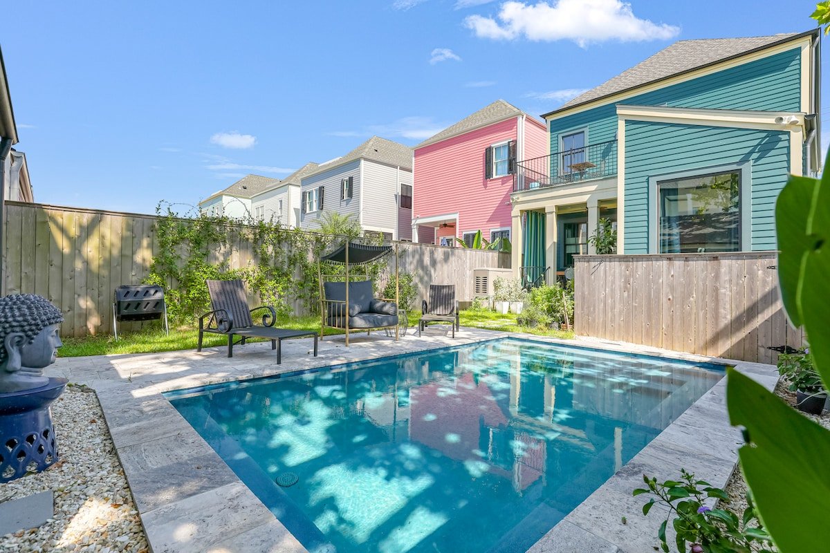 Heated Pool Luxe Home • River Views + Ferry to FQ gallery image 3