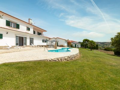 Villa Casa Branca l Spacious Retreat with Pool!