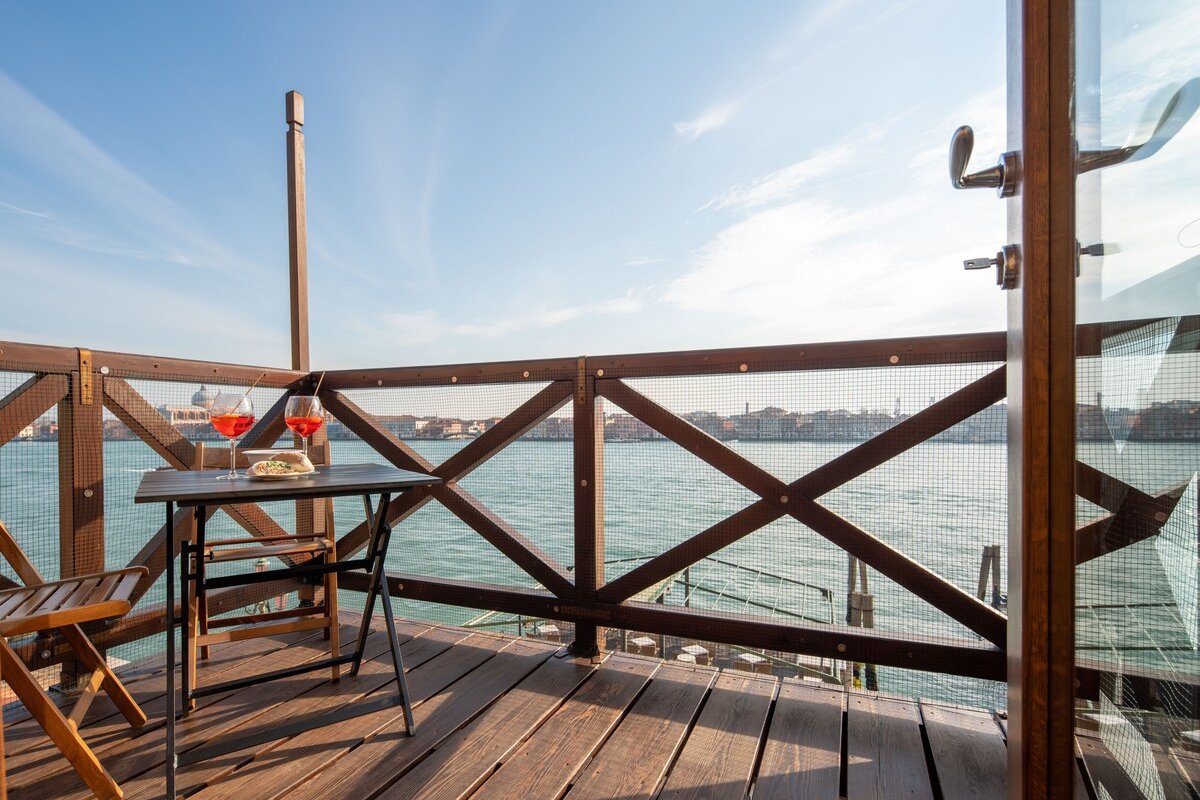 Ve.N.I.Ce. Cera Tintoretto Suite gallery image 3