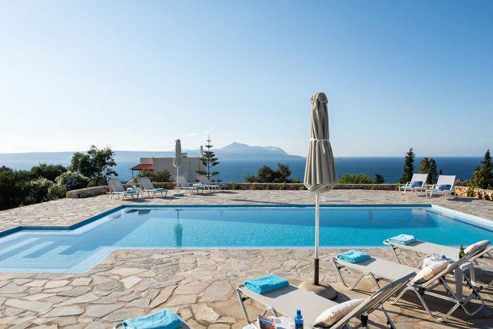 Luna, large airy villa with private pool gallery image 4