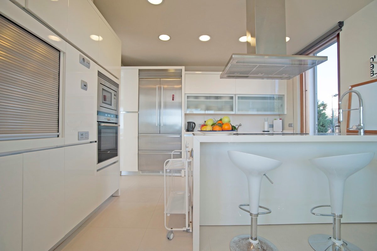 Villa Vistazul Sea-front majestic 5 bedroom villa gallery image 5