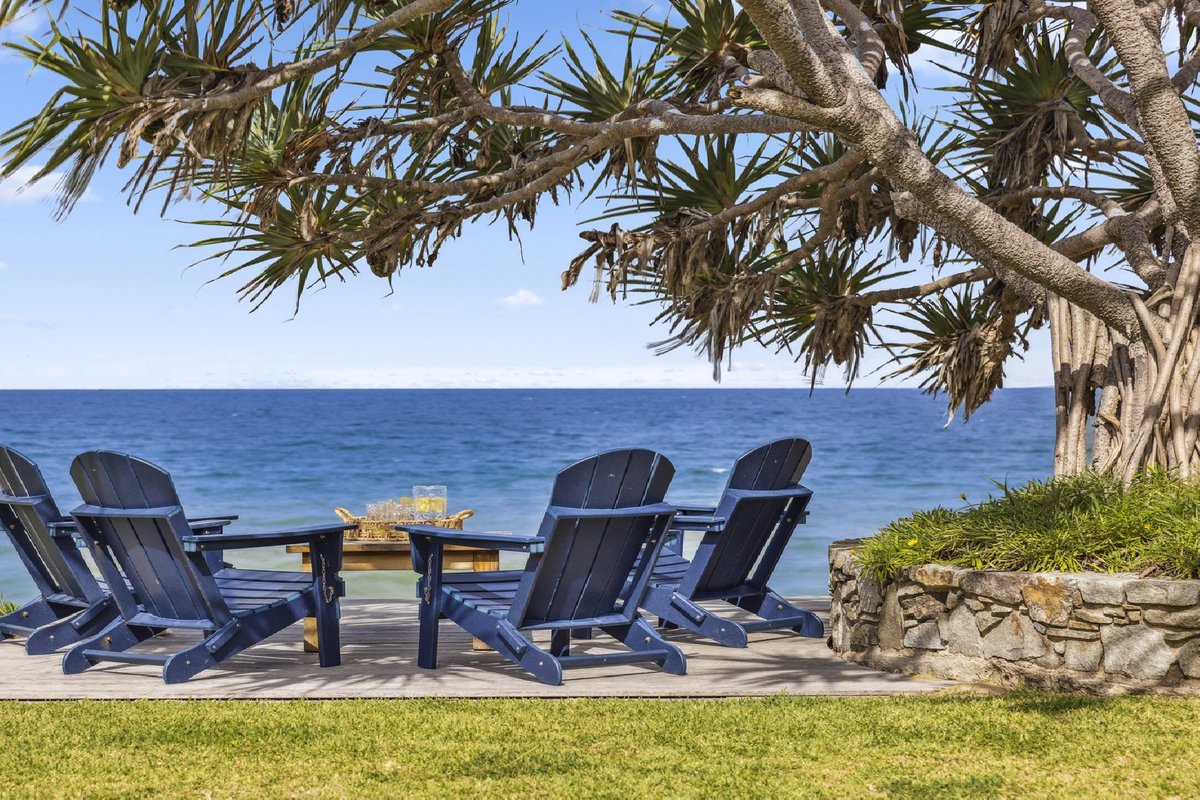 Hampton on the Beach – Stunning Beach Front