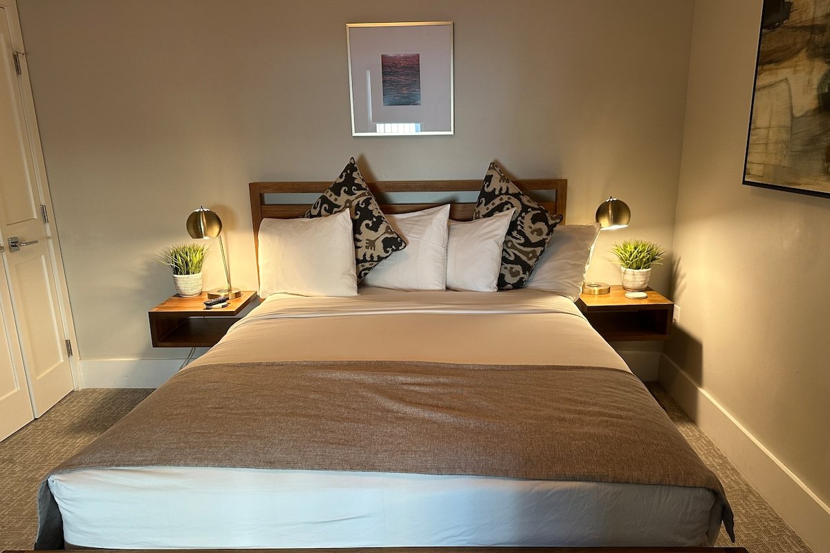 Entire Modern 7 Unit 7 Bath Boutique Inn gallery image 3