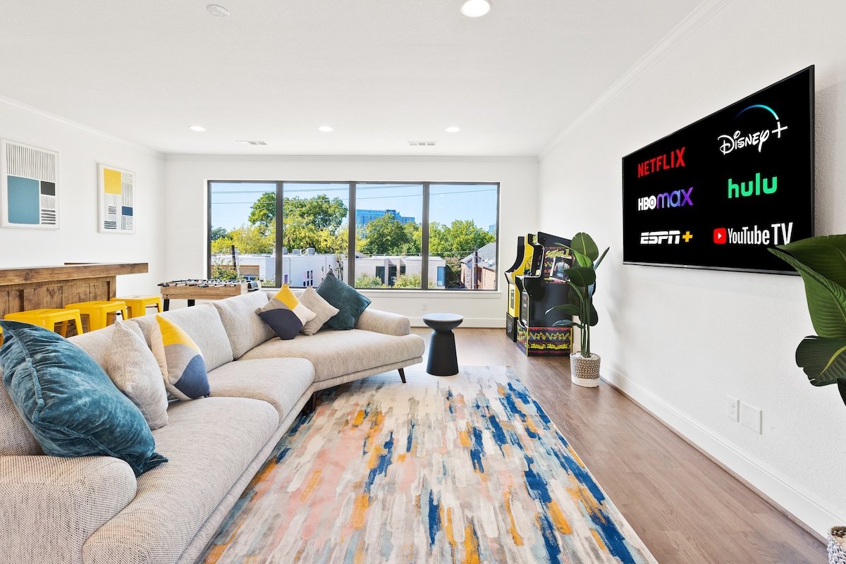 Luxury Bauhaus Home gallery image 5