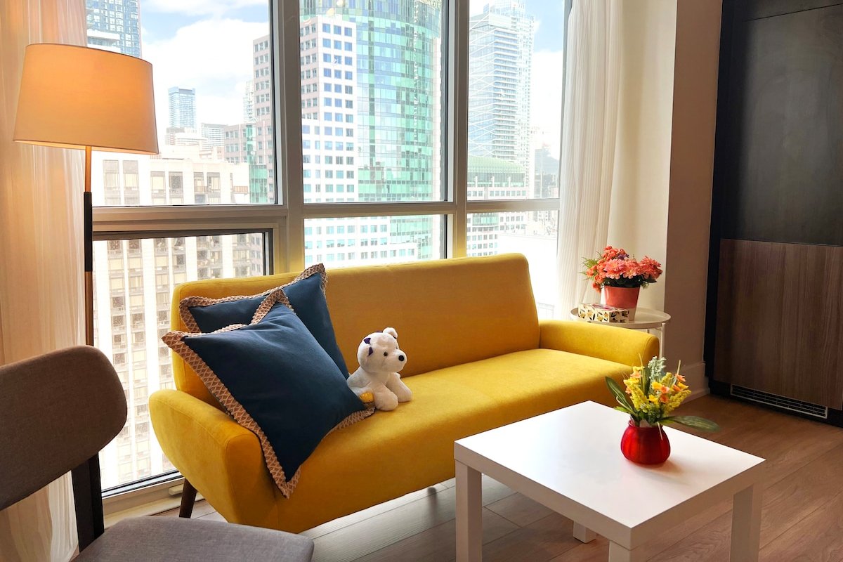 WorldCup DT RogerCenter 3B+2BFreeParking Pool Gym gallery image 2