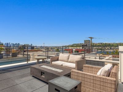 Stunning 3B2B w/ Lake Union & Space Needle View