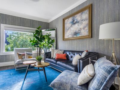 King Beds! Games! Amazing Area w/ 95 Walk Score.