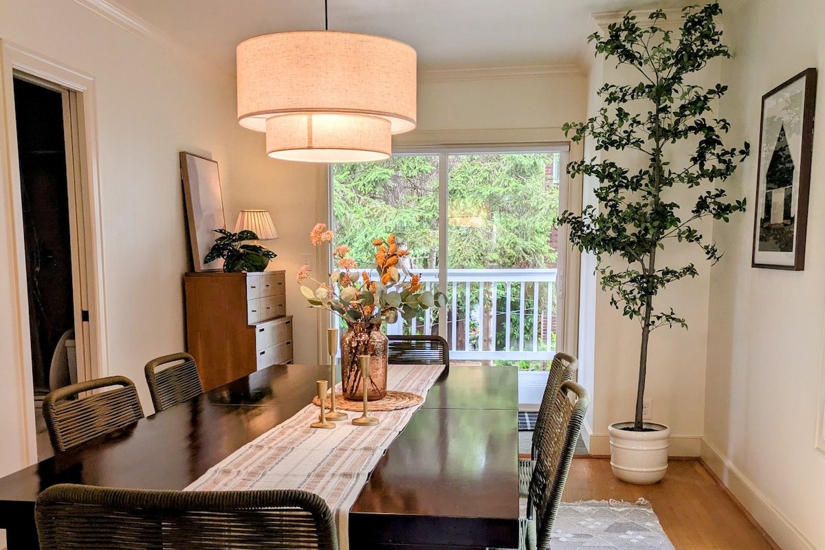 Queen Anne Home near Seattle Center, Downtown, SLU gallery image 5