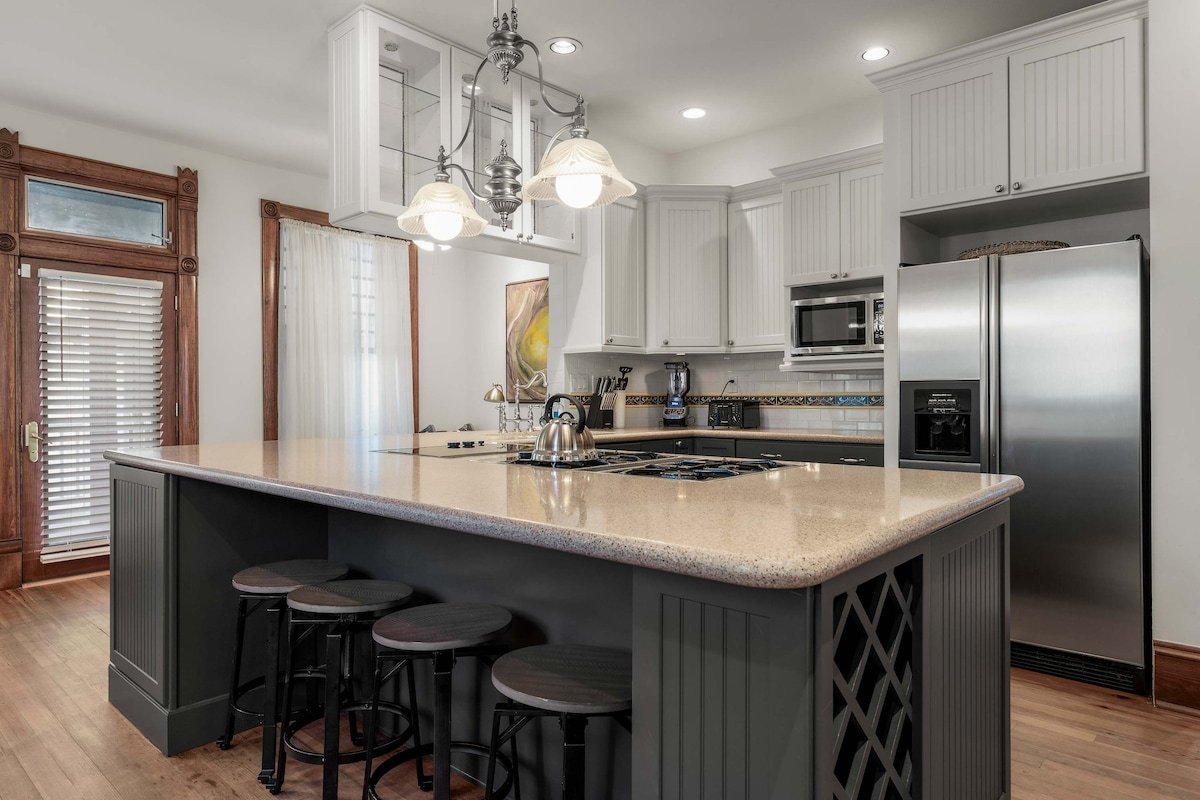 Charming 5 Bedroom Home in Austin gallery image 4