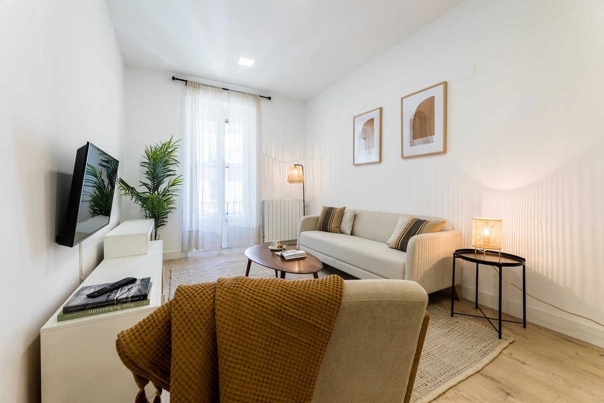 Getaria Suite: 2 min from La Concha Beach gallery image 2