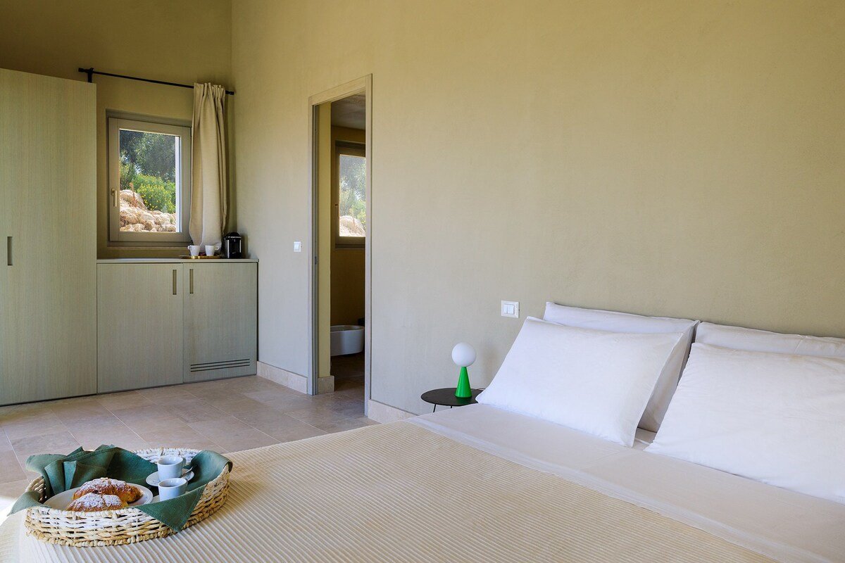 Mandorla gallery image 4