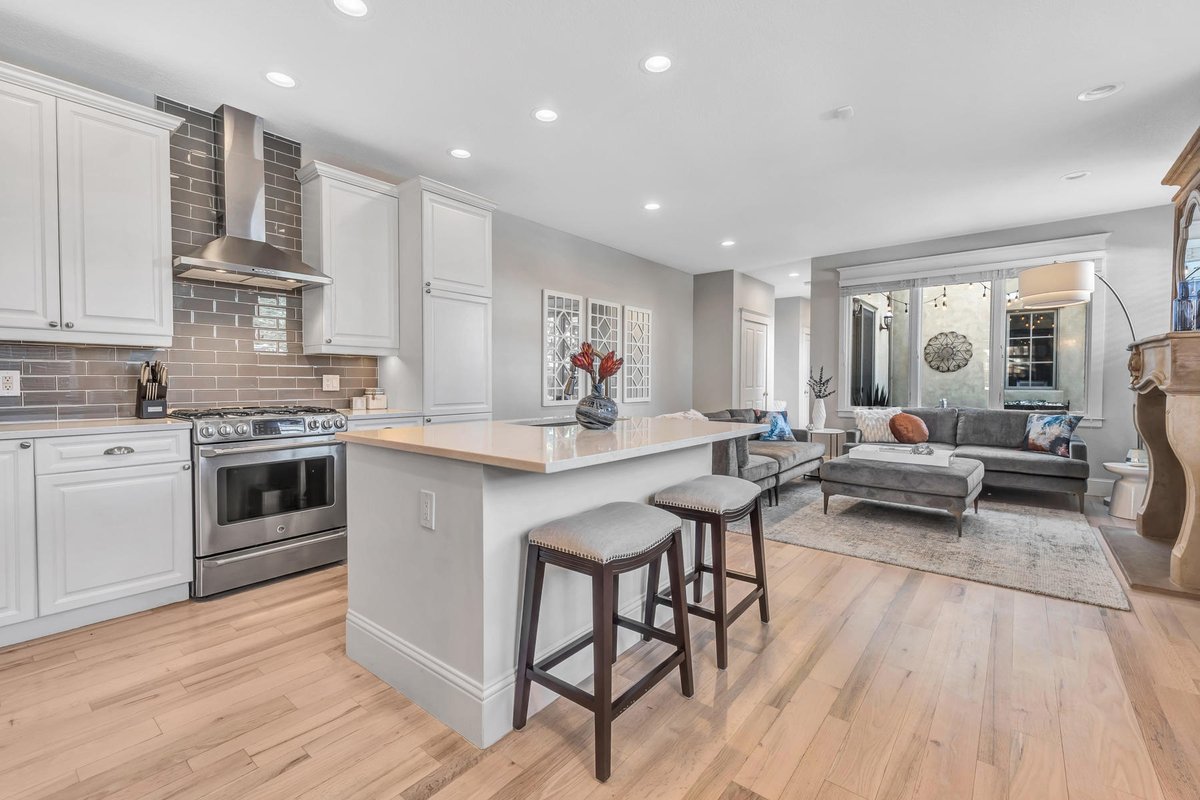 Luxury Retreat: One Block to Washington Park