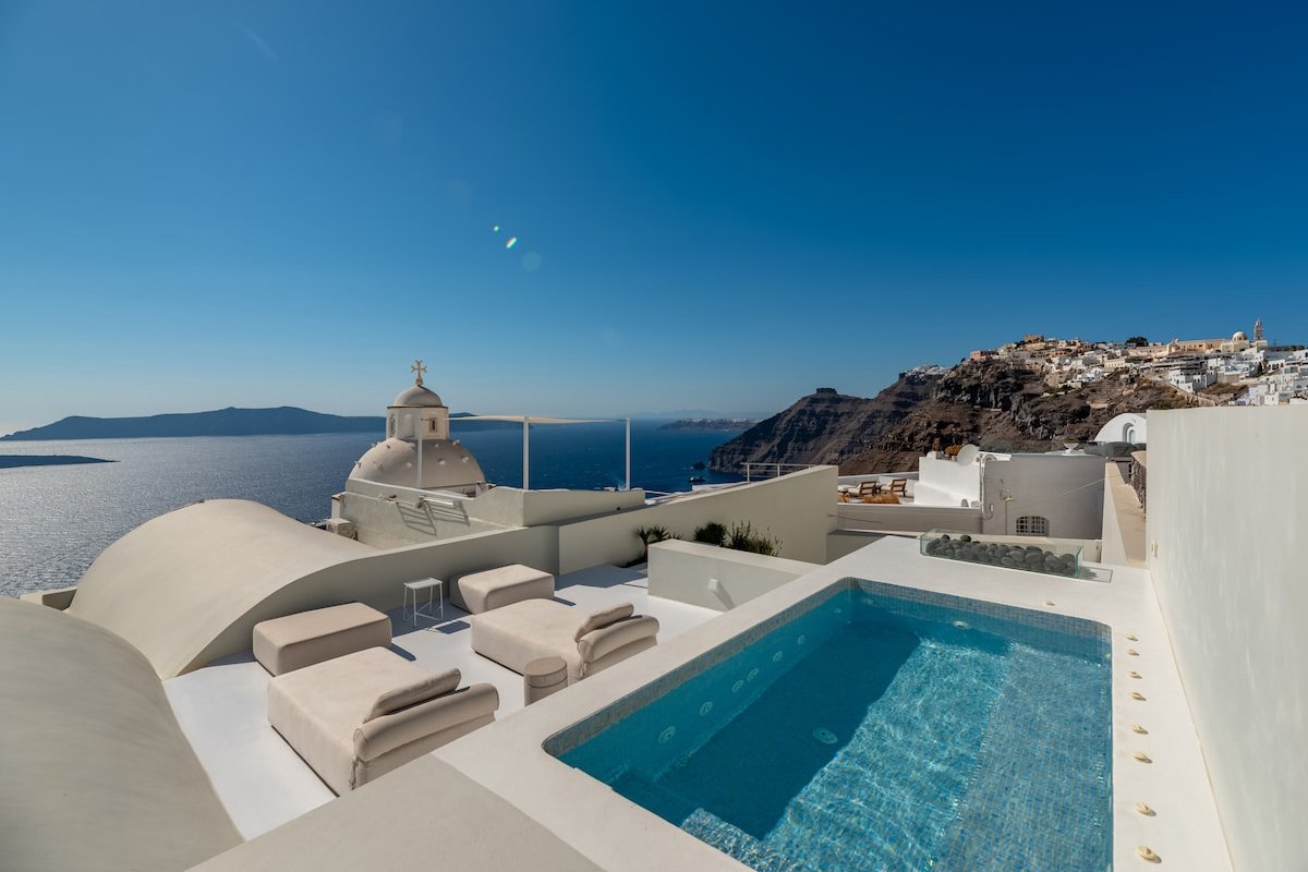 Villa Yard, Heated private pool, Caldera view gallery image 2
