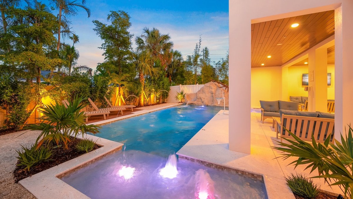 New-Luxury Resort Pool w/ Slide&Spa-Rooftop Views