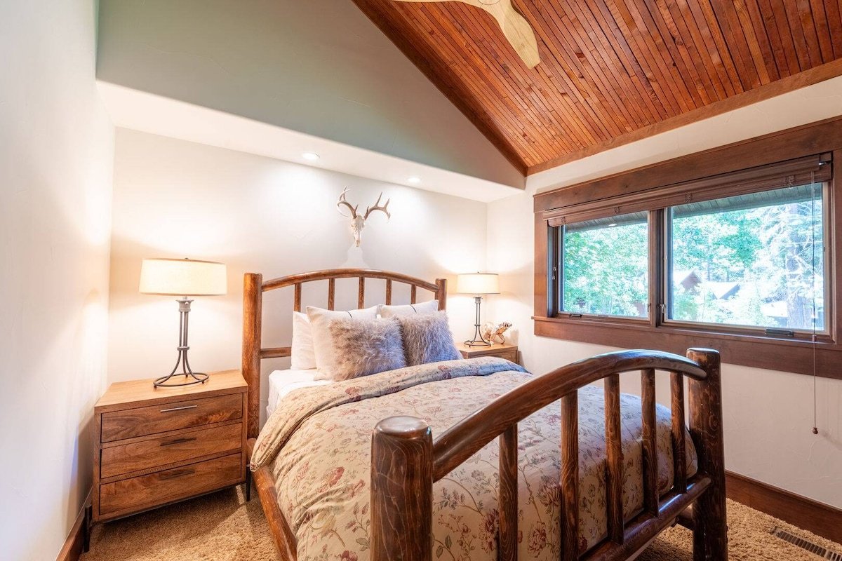 Serenity By TahoeGetaway – Dollar Point Luxury 4BR gallery image 4