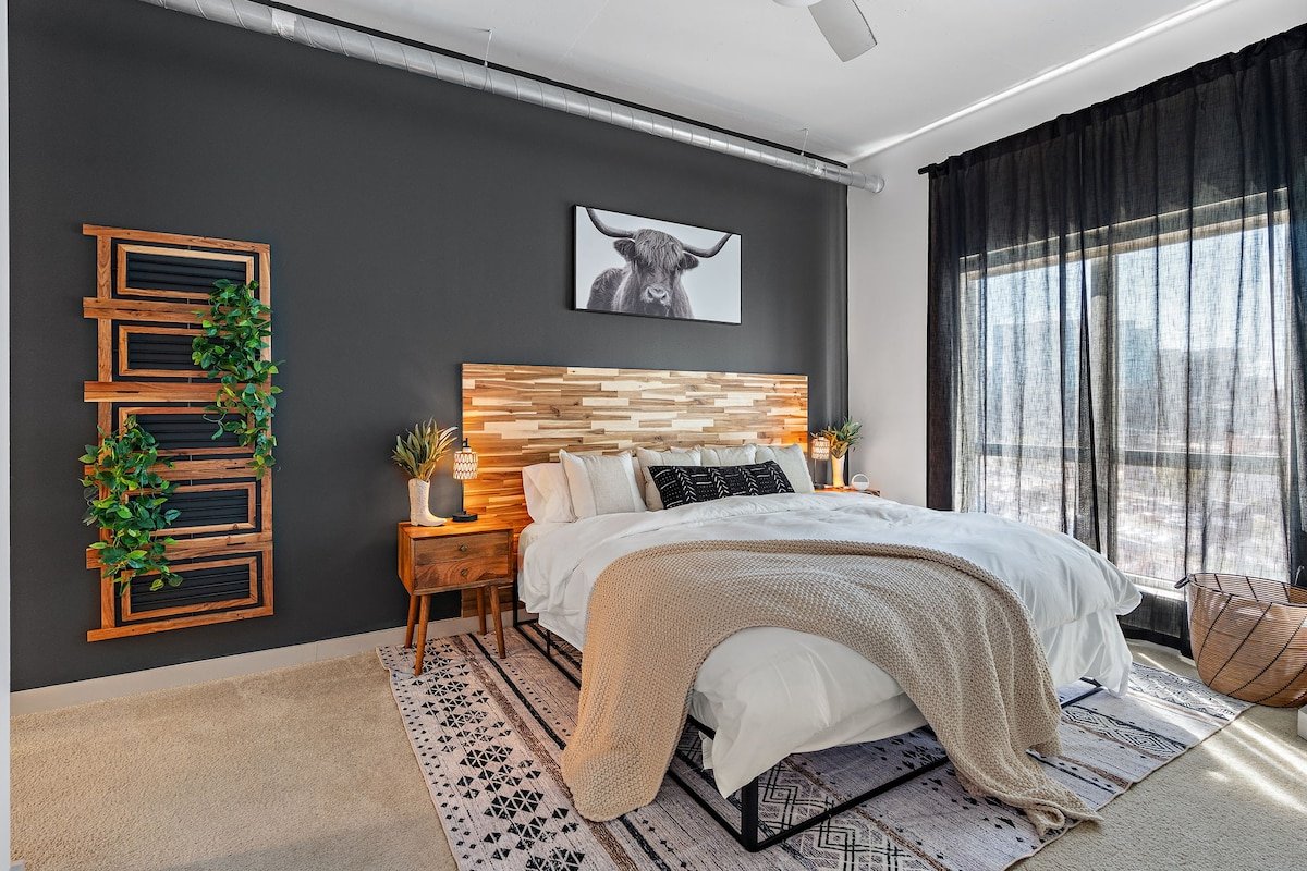 Walk2Brdway~King Bed~Queen Bunkbed~Fast Wifi~Pool gallery image 3