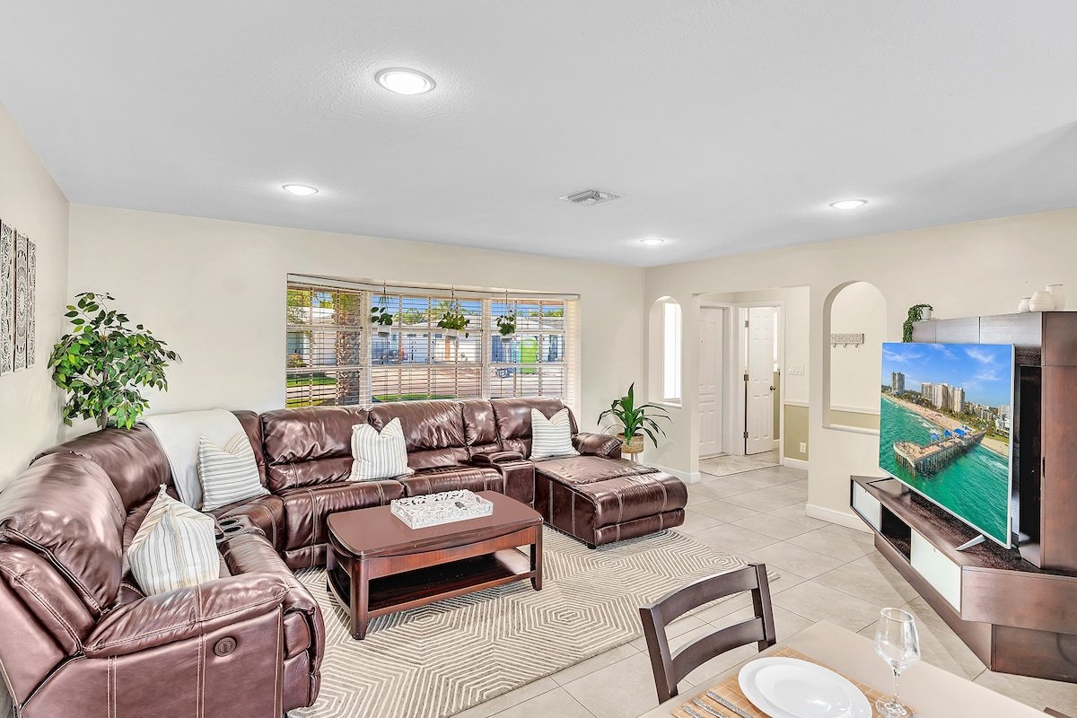 Island TIME! 2mi BEACH+HTD POOL+Boat Rental+Kayak! gallery image 5