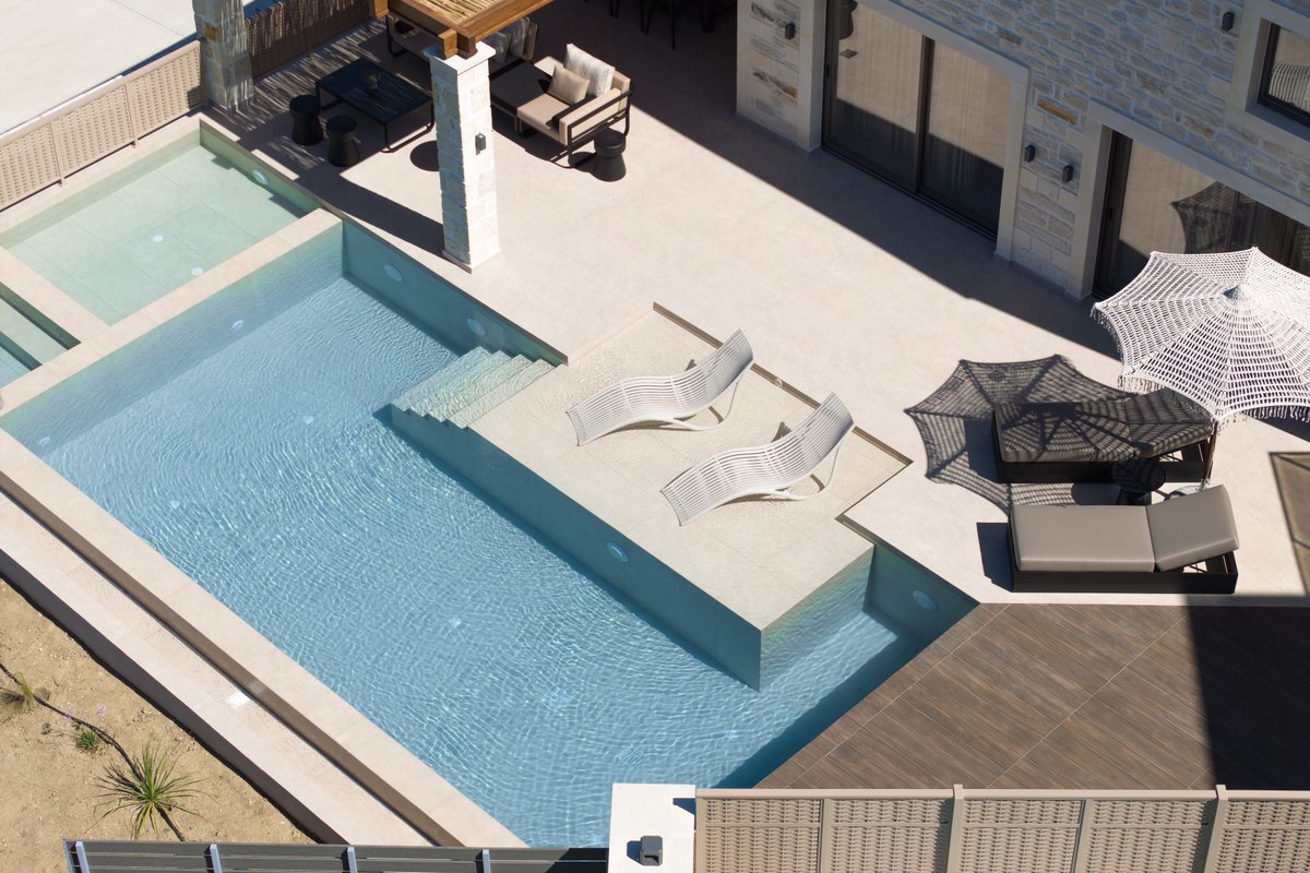 Elouera Villa II, Sandy Beach, Dining & Shops Near