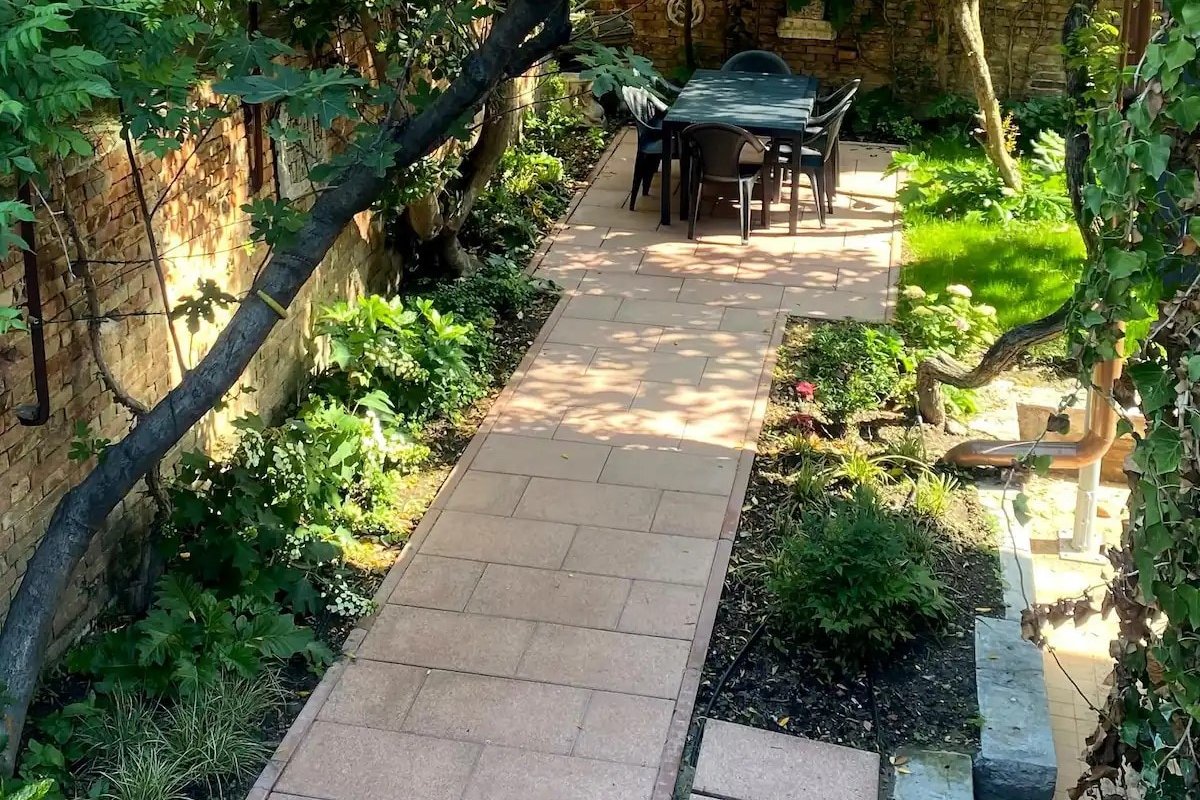 New Exclusive apartment with terrace gallery image 4