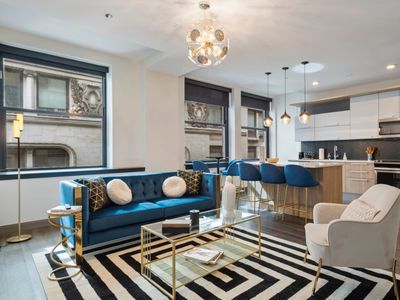 Prime Loop Apts + Convenience for Groups