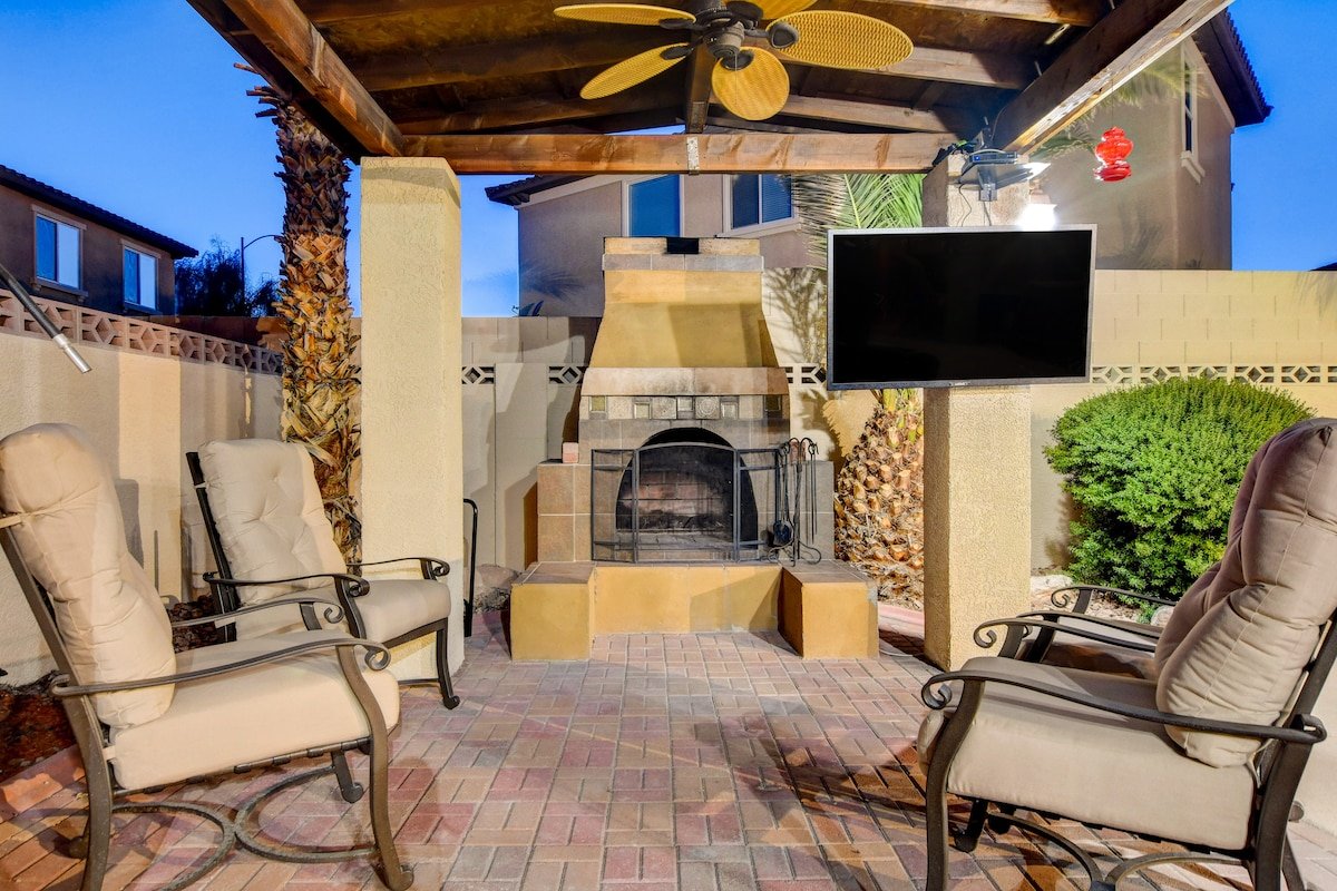 Private Vegas Retreat! Close the strip!20:) gallery image 5