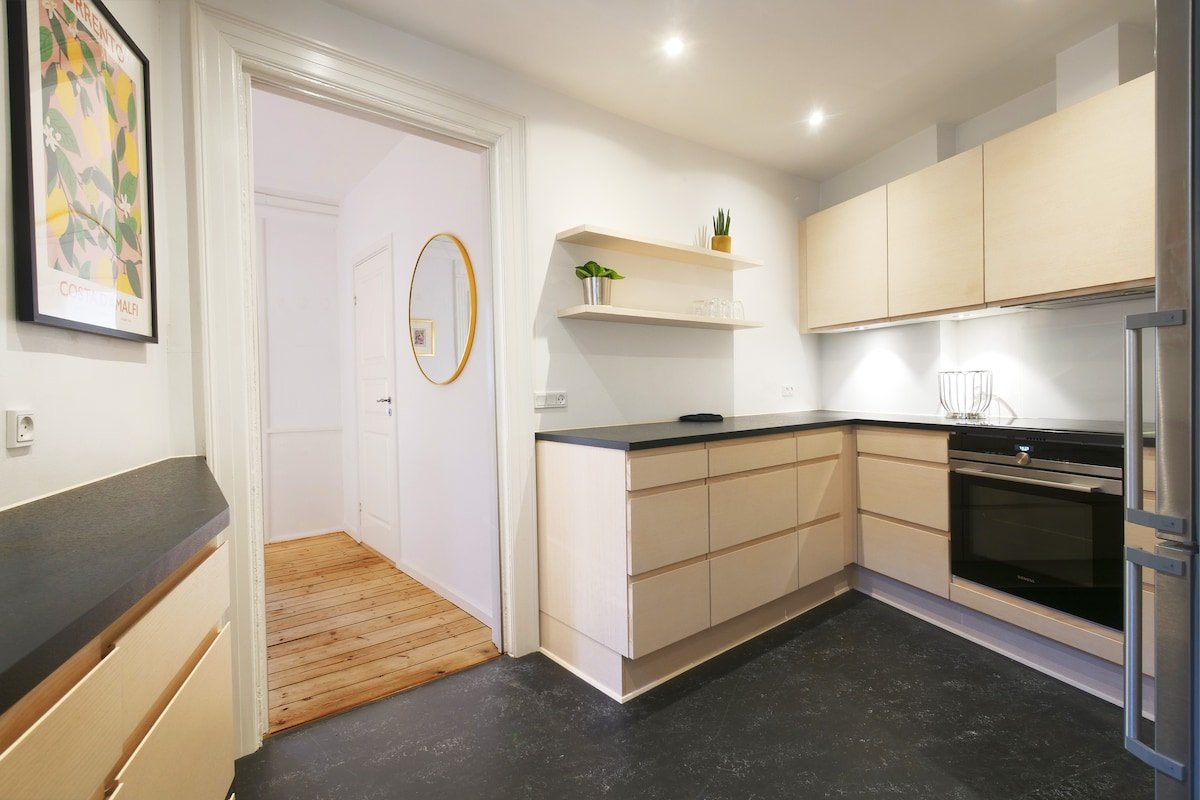 New Harbour by the water gallery image 5