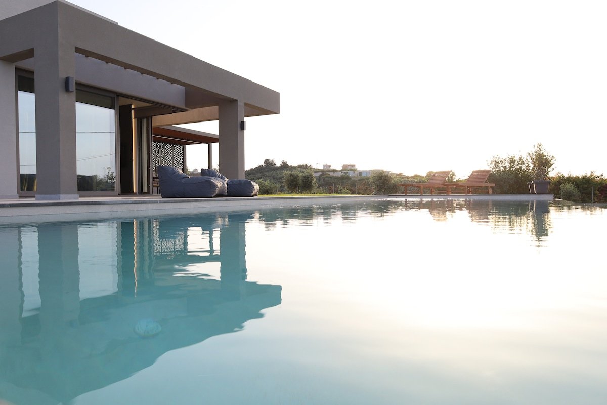 Iskios Premium 2, Luxury Villas gallery image 3