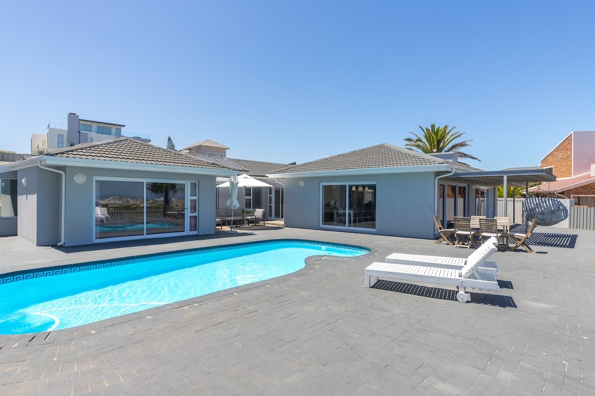 Beachfront Villa with Pool, Braai & 1-Min to Beach gallery image 4