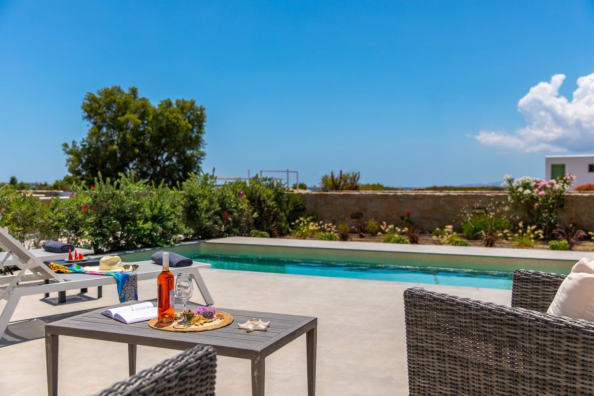 Villa Lantana with Private Swimming Pool – Salinus gallery image 2