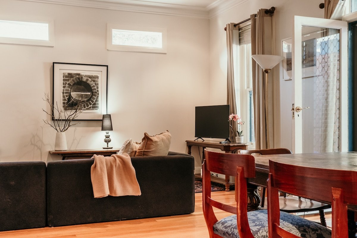 Spacious Home with Piano, Sleeps 8 gallery image 3