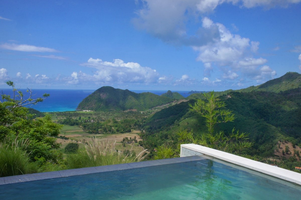 Villa Azure 3BR w/ Private Pool at Selong Belanak gallery image 4