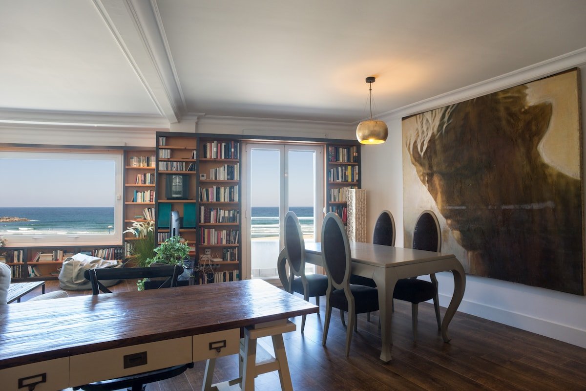 Colon Zurriola, in front of the beach gallery image 5