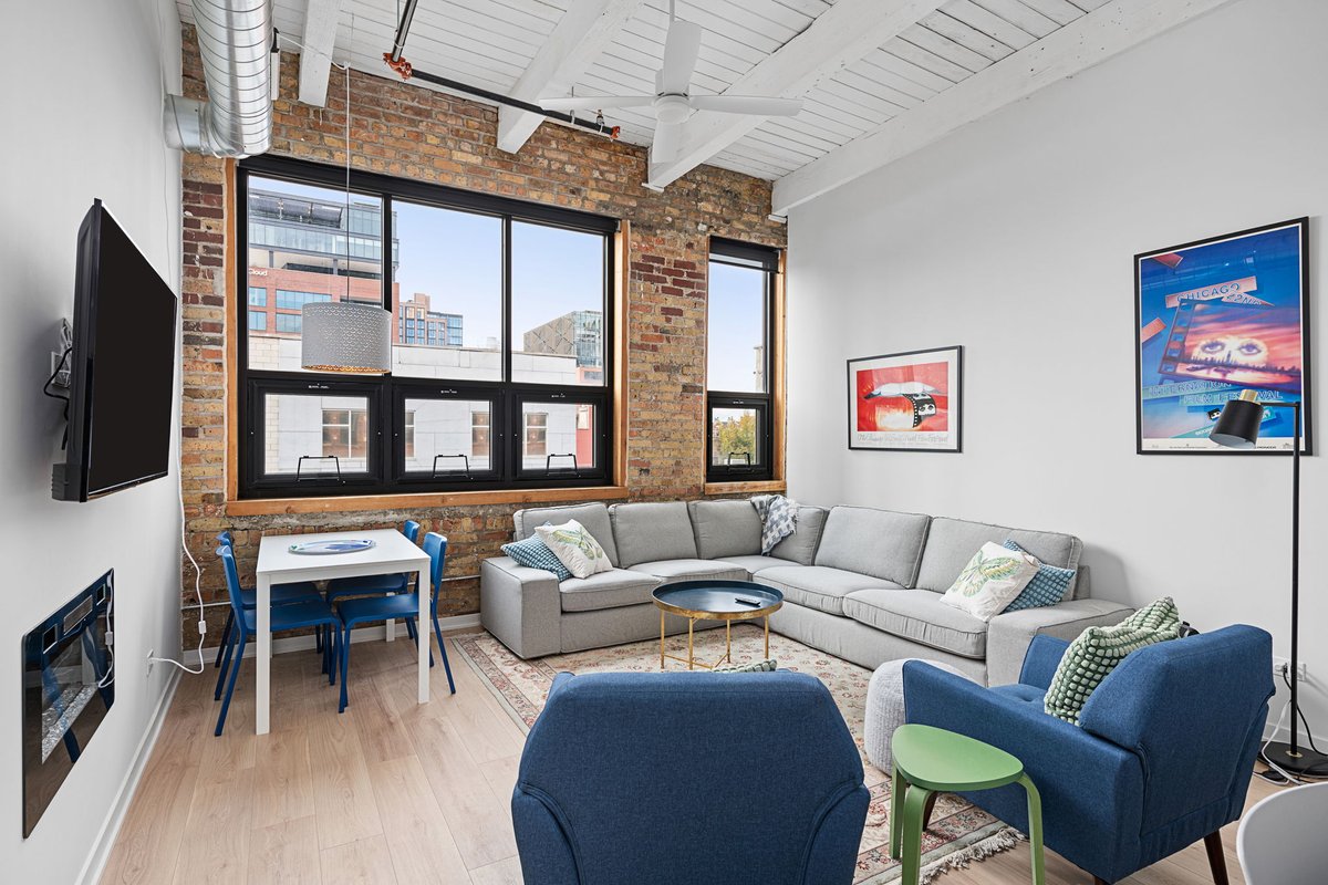Gorgeous West Loop 3 Bedroom Loft