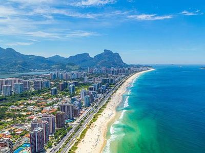 “3BR • Steps to Barra Beach•Sleeps 8 -Great View