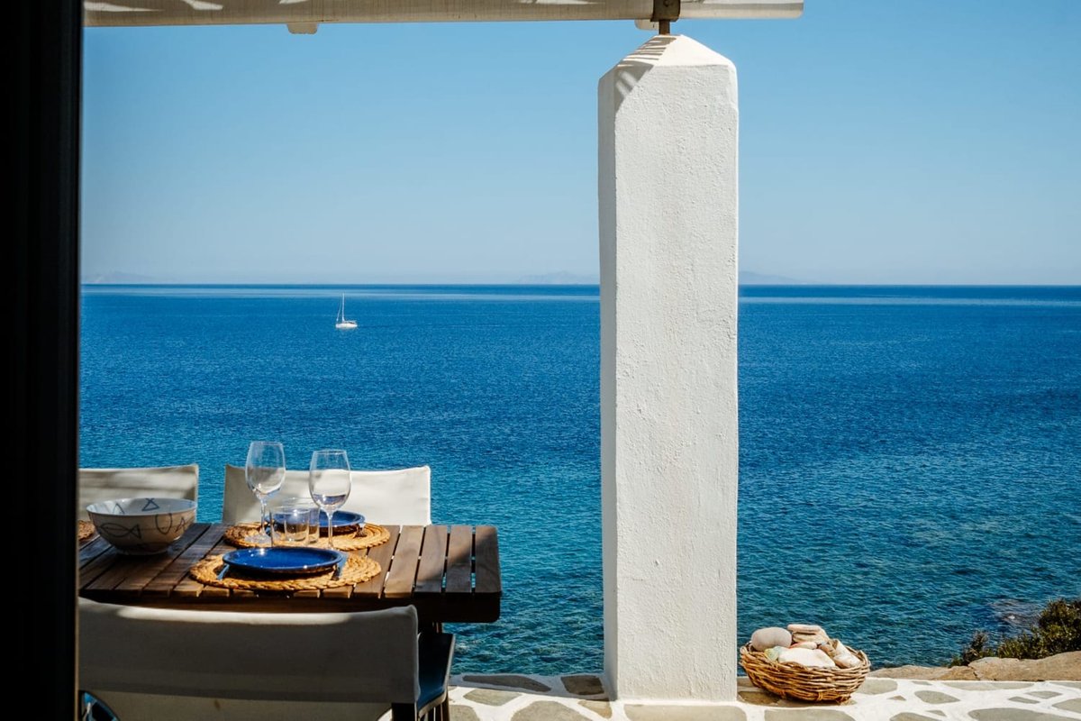 #HH03 Seafront villa overlooking Chrysopigi