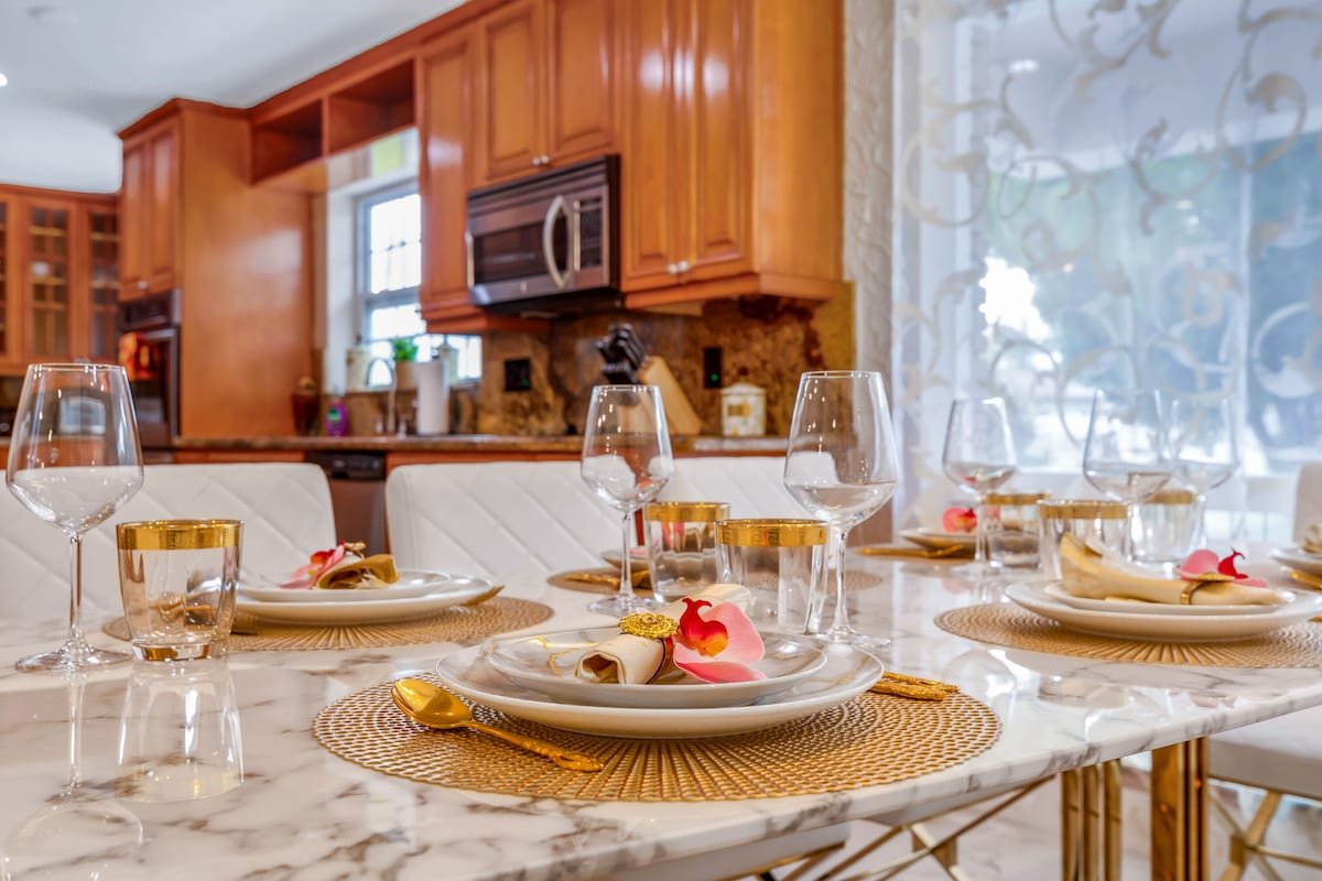 “MIA Lauderdale-by-the-Sea!” 5BD 2500Sqft gallery image 5