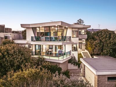 Orton Oceanview | Luxury Retreat