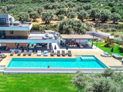 Villa Nivo: Wellness & Recreation Resort by etouri