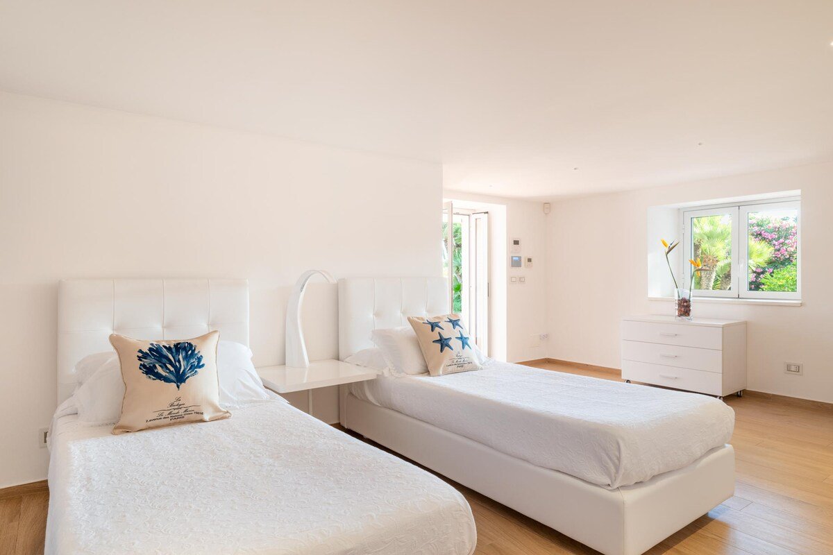 Villa Mary , exclusive villa on the beach gallery image 4