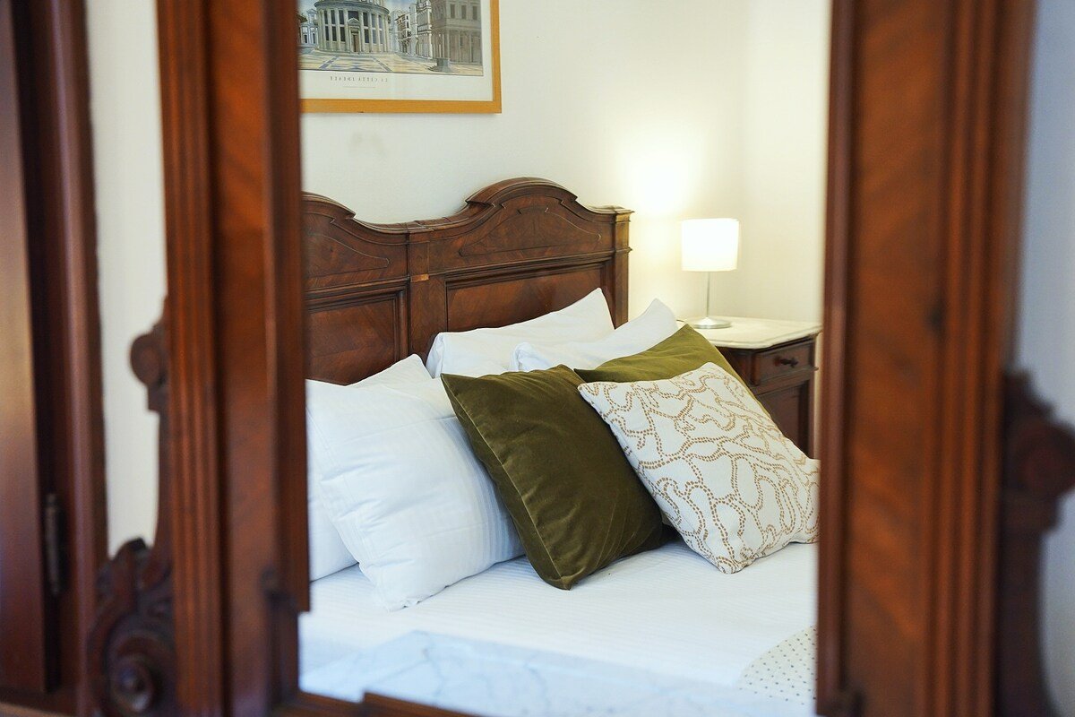 Ca’ alle Gondolette apartment by Sarlux gallery image 4