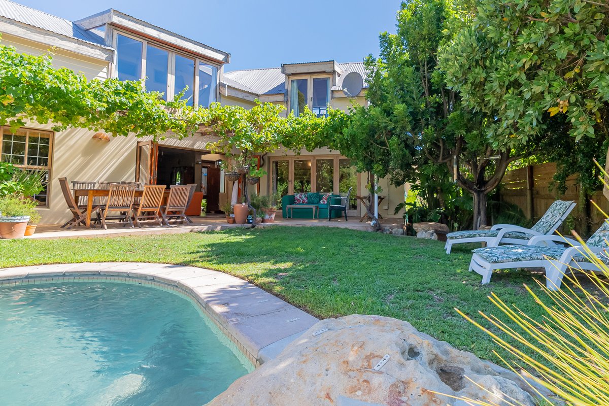 Spacious Family Home in a secure mountain estate