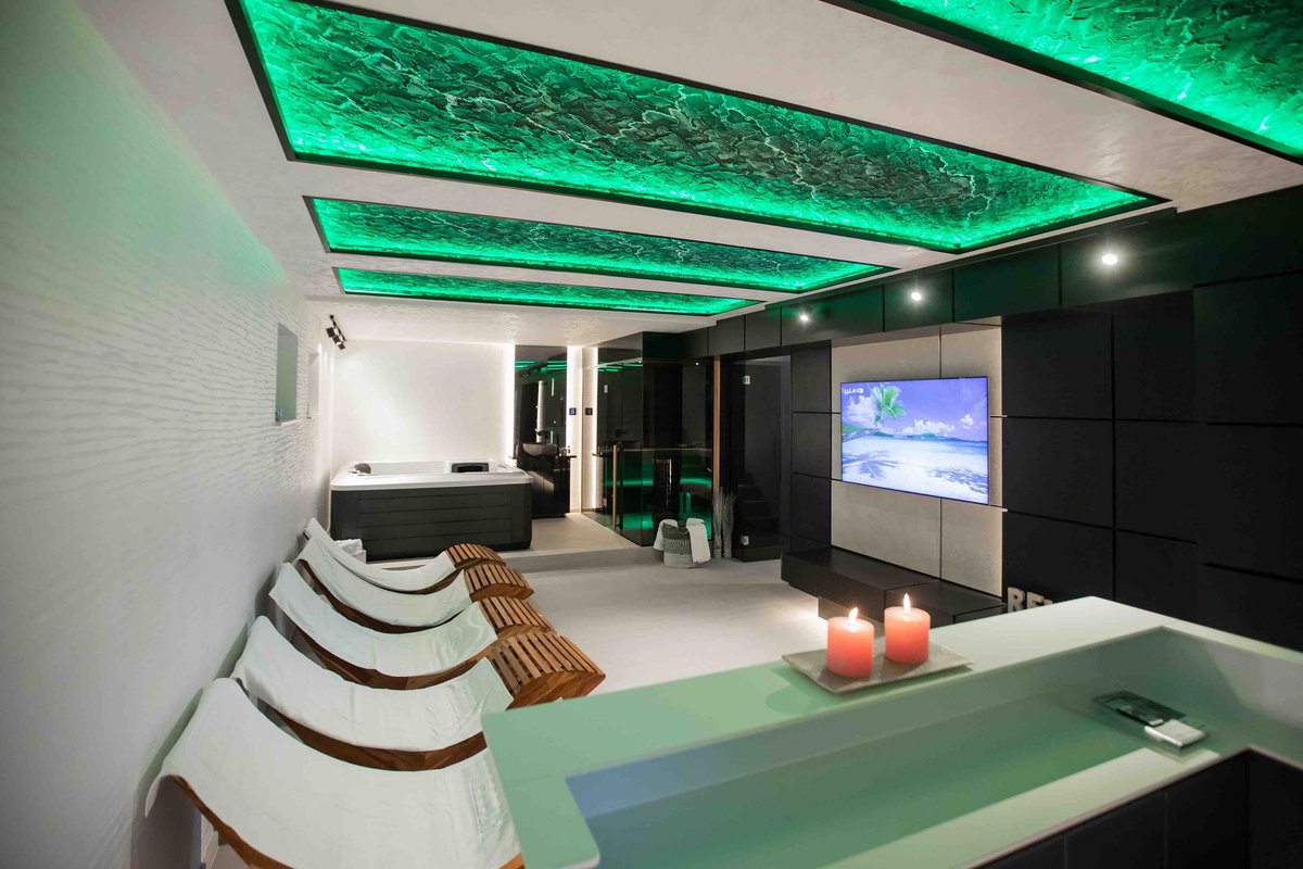 Luxury Villa (Jacuzzi, Sauna, Pool) – Vienna