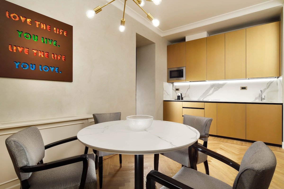 Luxury Apartment ‘Michelangelo’ gallery image 2