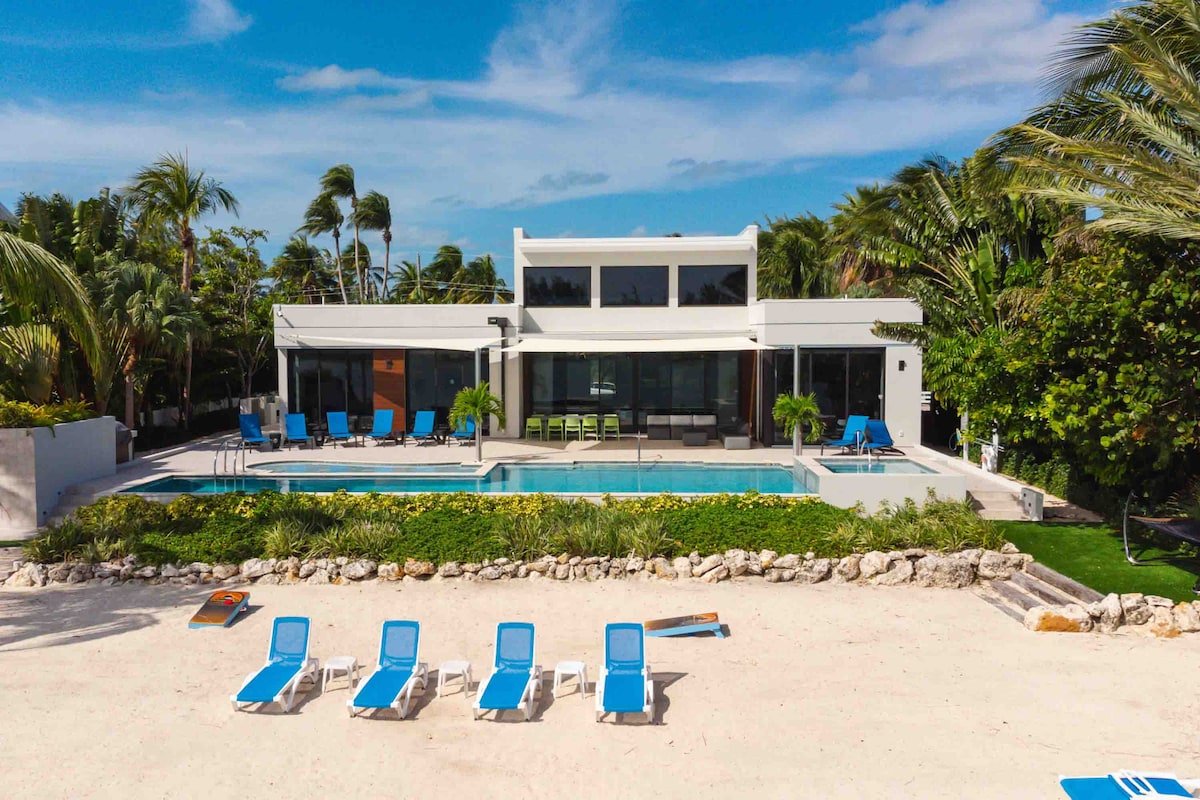 White Dahlia by Grand Cayman Villas