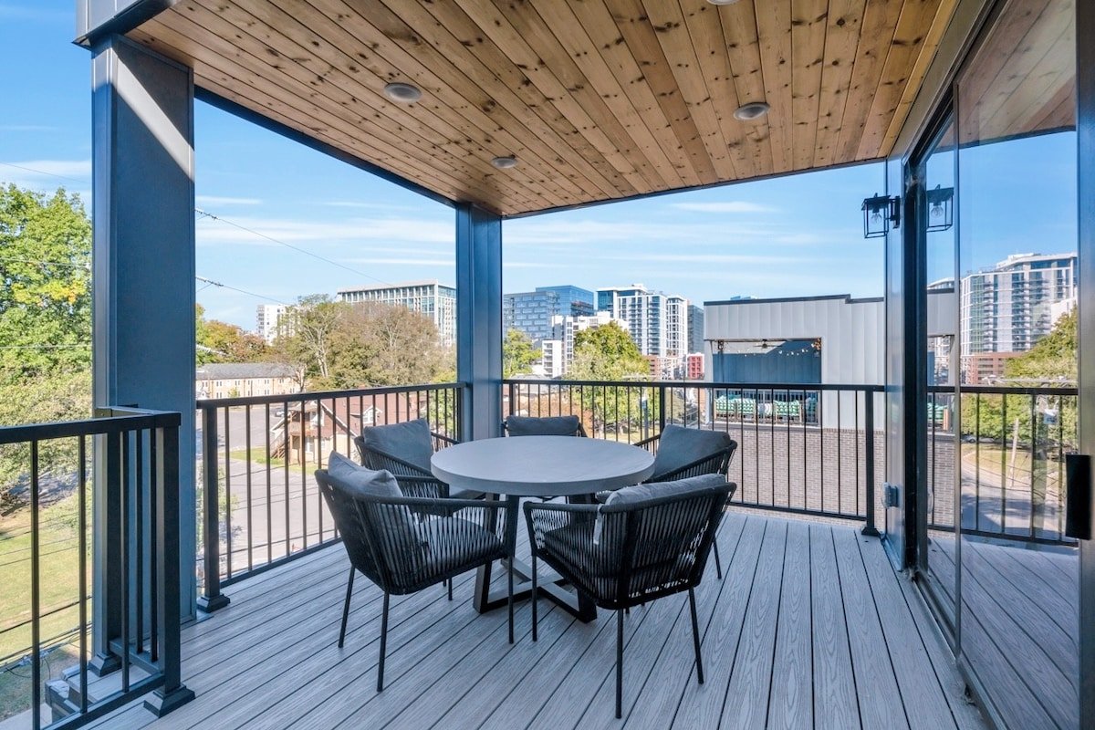 New Music Row Manor w/12 Beds! 7 Mins to Broadway gallery image 3