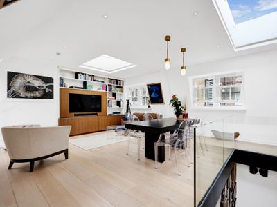 Luxury 3 Bed House by Hyde Park, Bayswater