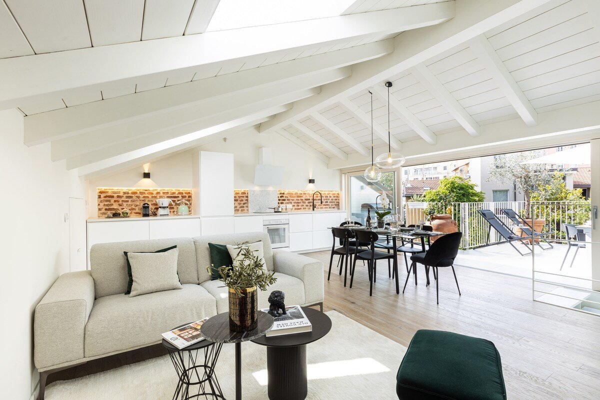 *Villa Olivo*with private terrace & Jacuzzi+3Beds! gallery image 5