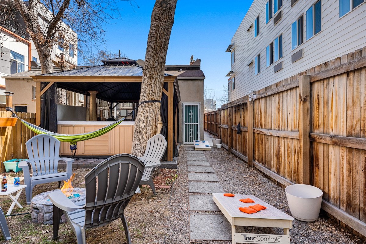 *HOT TUB*Firepit*Pool Table*Patio* Downtown Denver gallery image 3
