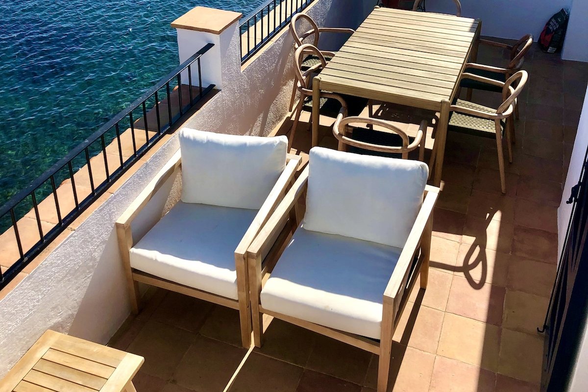 Penthouse Deluxe -First Line Of The Sea Cadaques gallery image 3